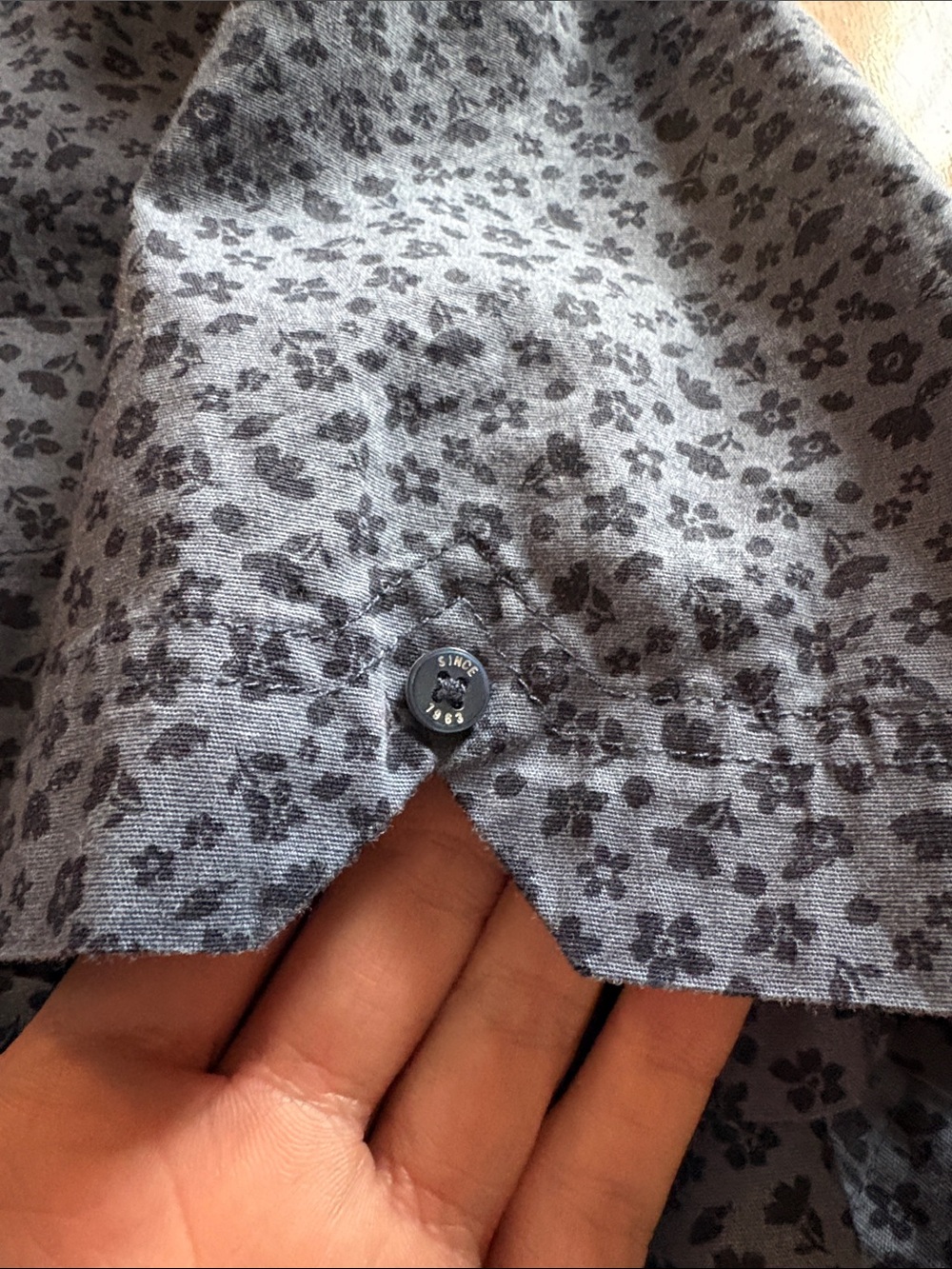 Men’s button down - Picture 4 of 5